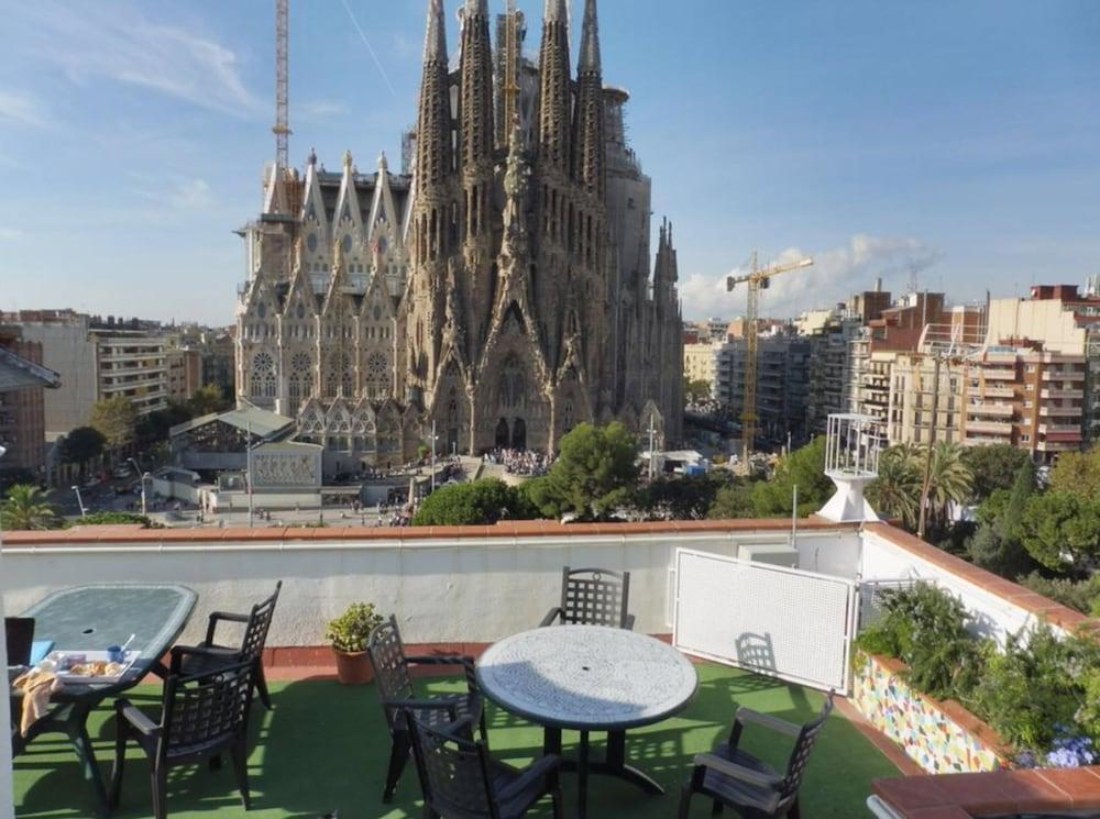 Absolute Sagrada Familia Apartment Barcelona Exterior photo